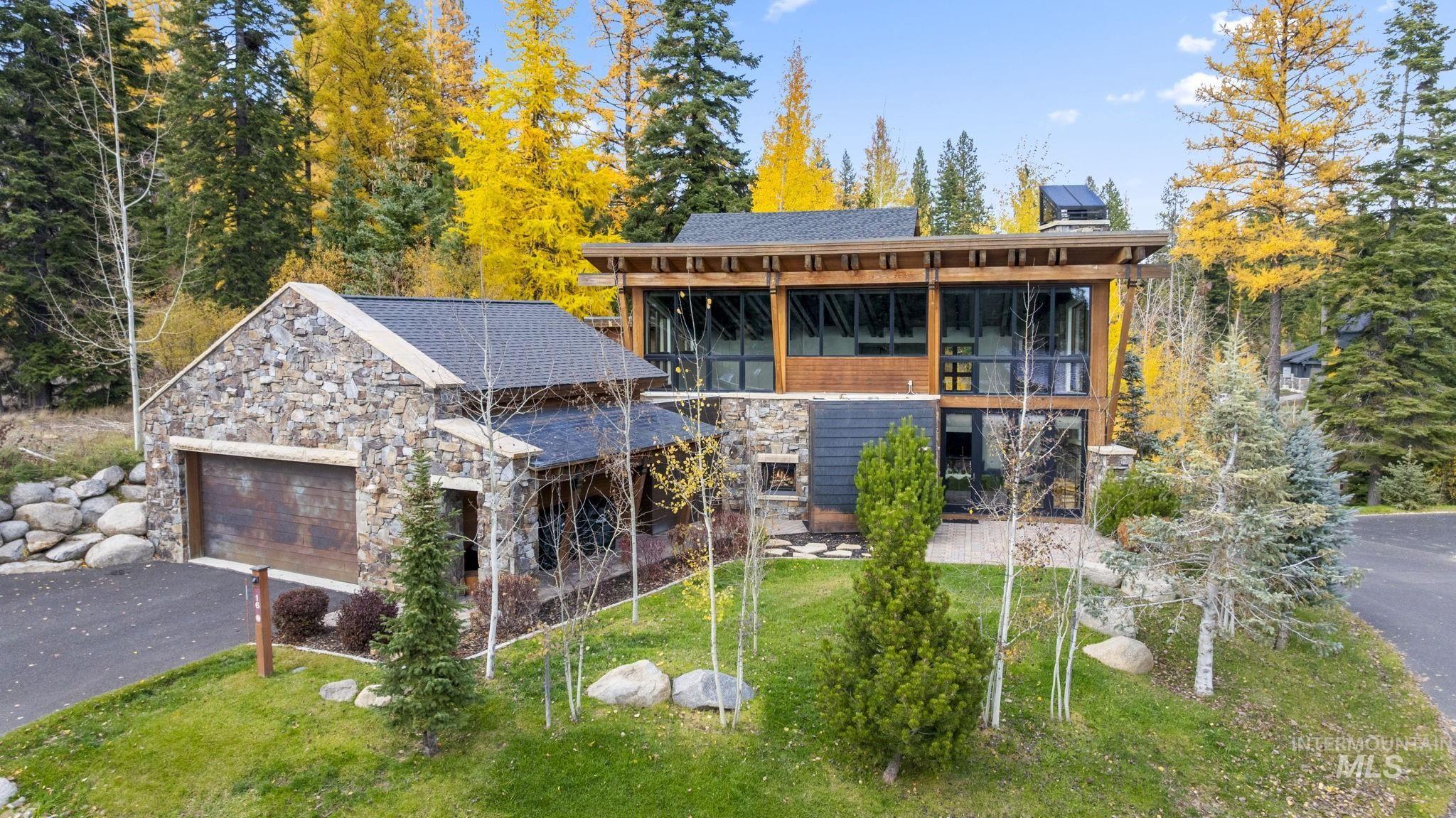 16 Steelhead Court, Donnelly, Idaho 83615, 3 Bedrooms, 3.5 Bathrooms, Residential For Sale, Price $2,225,000, 98966720