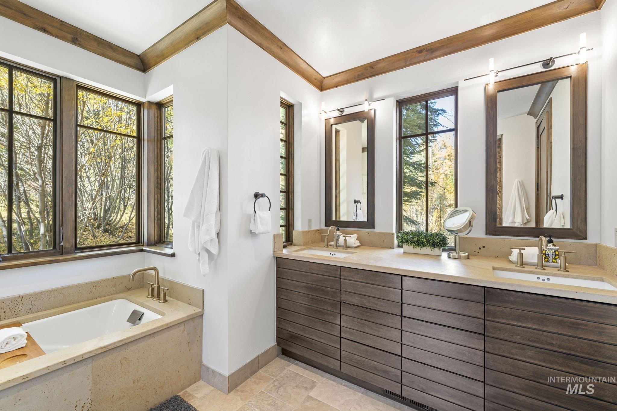 16 Steelhead Court, Donnelly, Idaho 83615, 3 Bedrooms, 3.5 Bathrooms, Residential For Sale, Price $2,225,000, 98966720