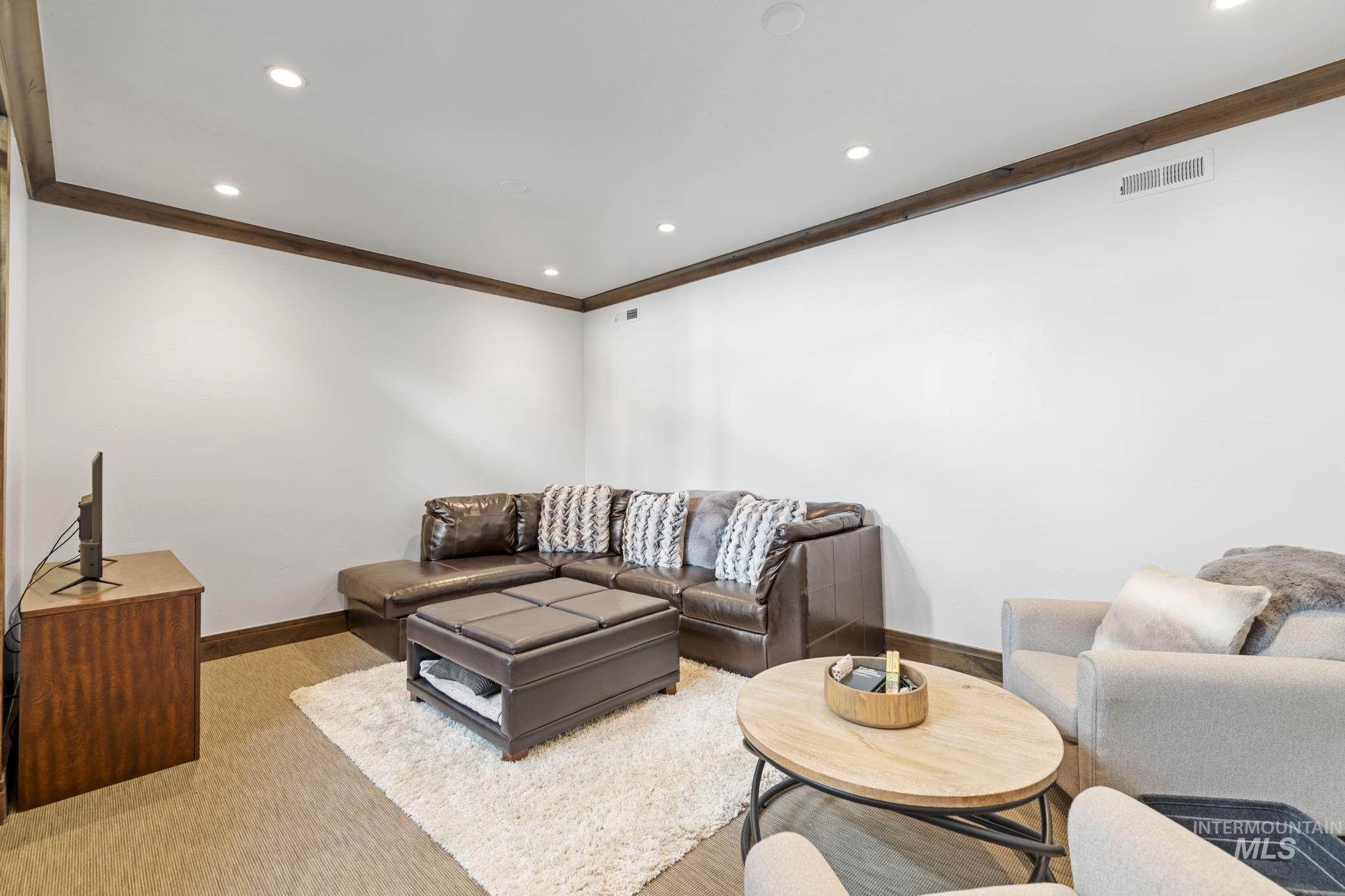 16 Steelhead Court, Donnelly, Idaho 83615, 3 Bedrooms, 3.5 Bathrooms, Residential For Sale, Price $2,225,000, 98966720