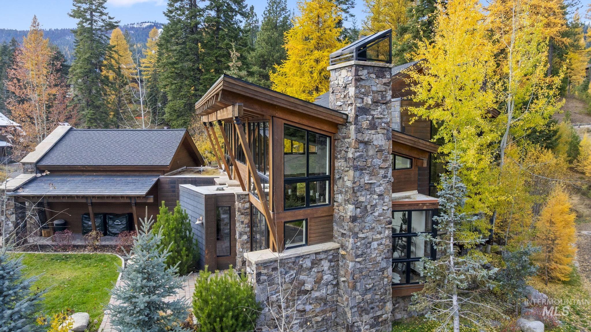 16 Steelhead Court, Donnelly, Idaho 83615, 3 Bedrooms, 3.5 Bathrooms, Residential For Sale, Price $2,225,000, 98966720