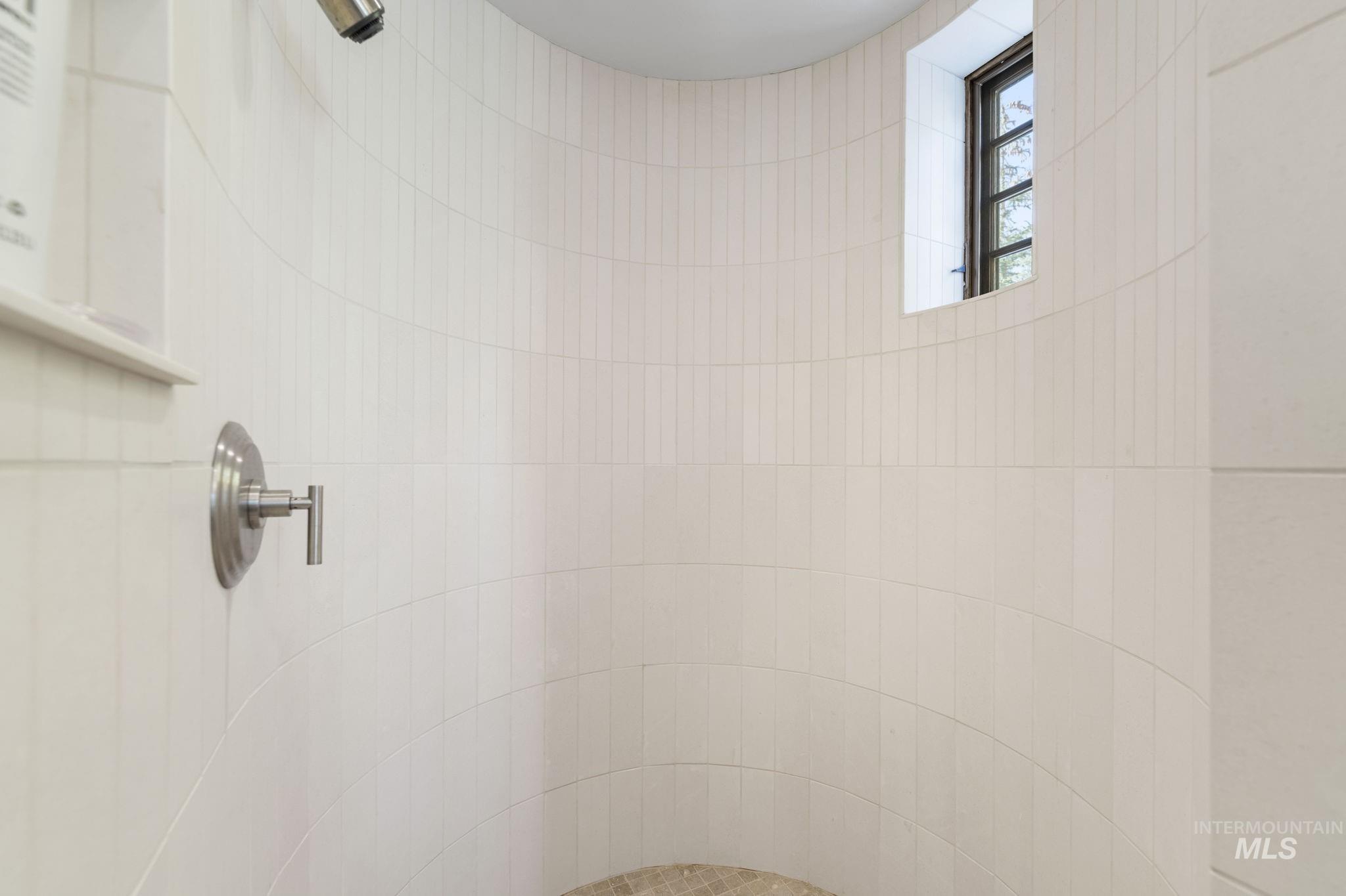 16 Steelhead Court, Donnelly, Idaho 83615, 3 Bedrooms, 3.5 Bathrooms, Residential For Sale, Price $2,225,000, 98966720