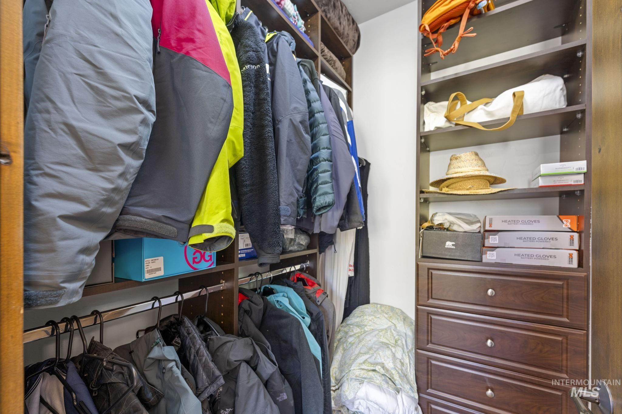 16 Steelhead Court, Donnelly, Idaho 83615, 3 Bedrooms, 3.5 Bathrooms, Residential For Sale, Price $2,225,000, 98966720