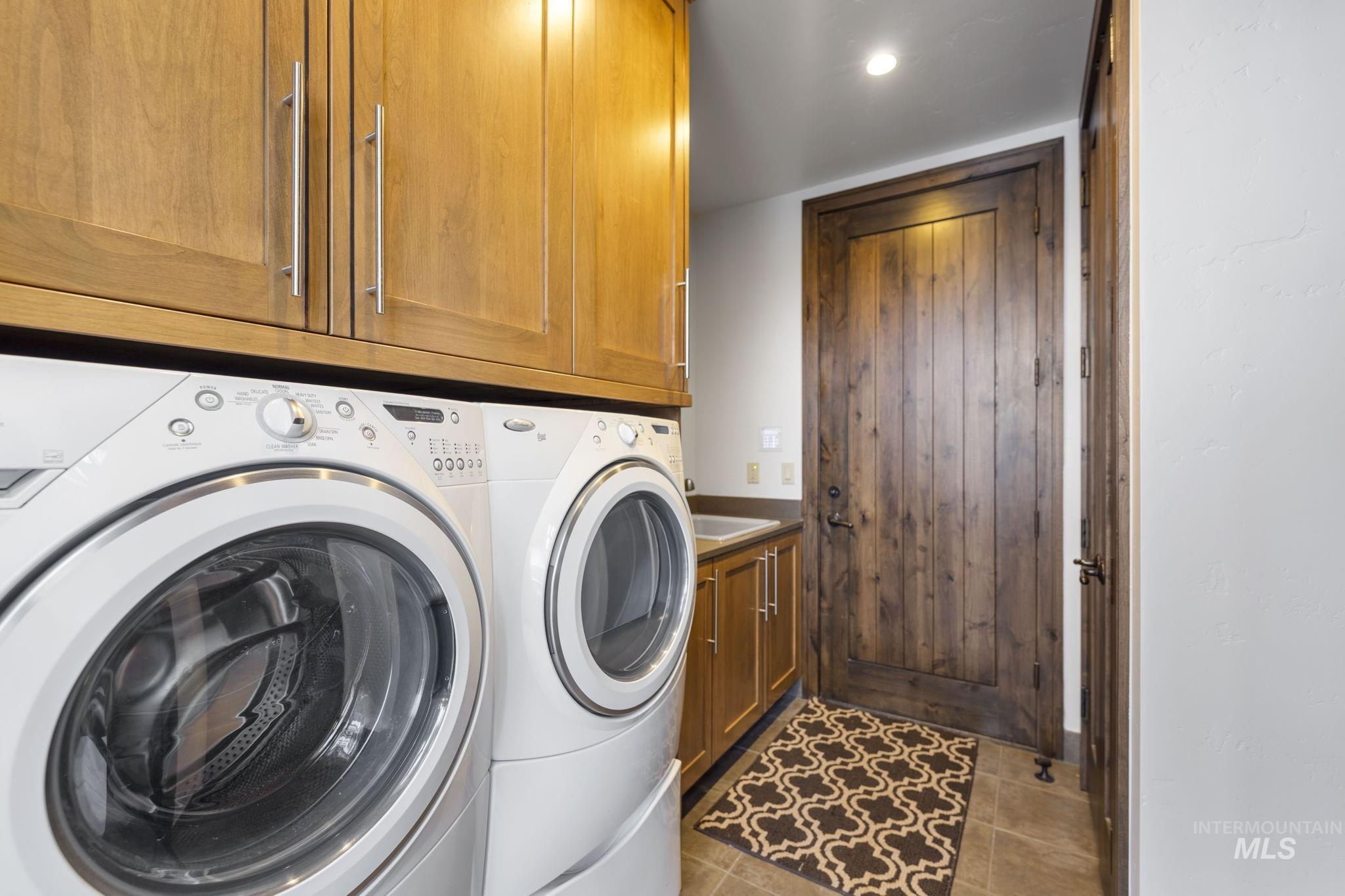 16 Steelhead Court, Donnelly, Idaho 83615, 3 Bedrooms, 3.5 Bathrooms, Residential For Sale, Price $2,225,000, 98966720