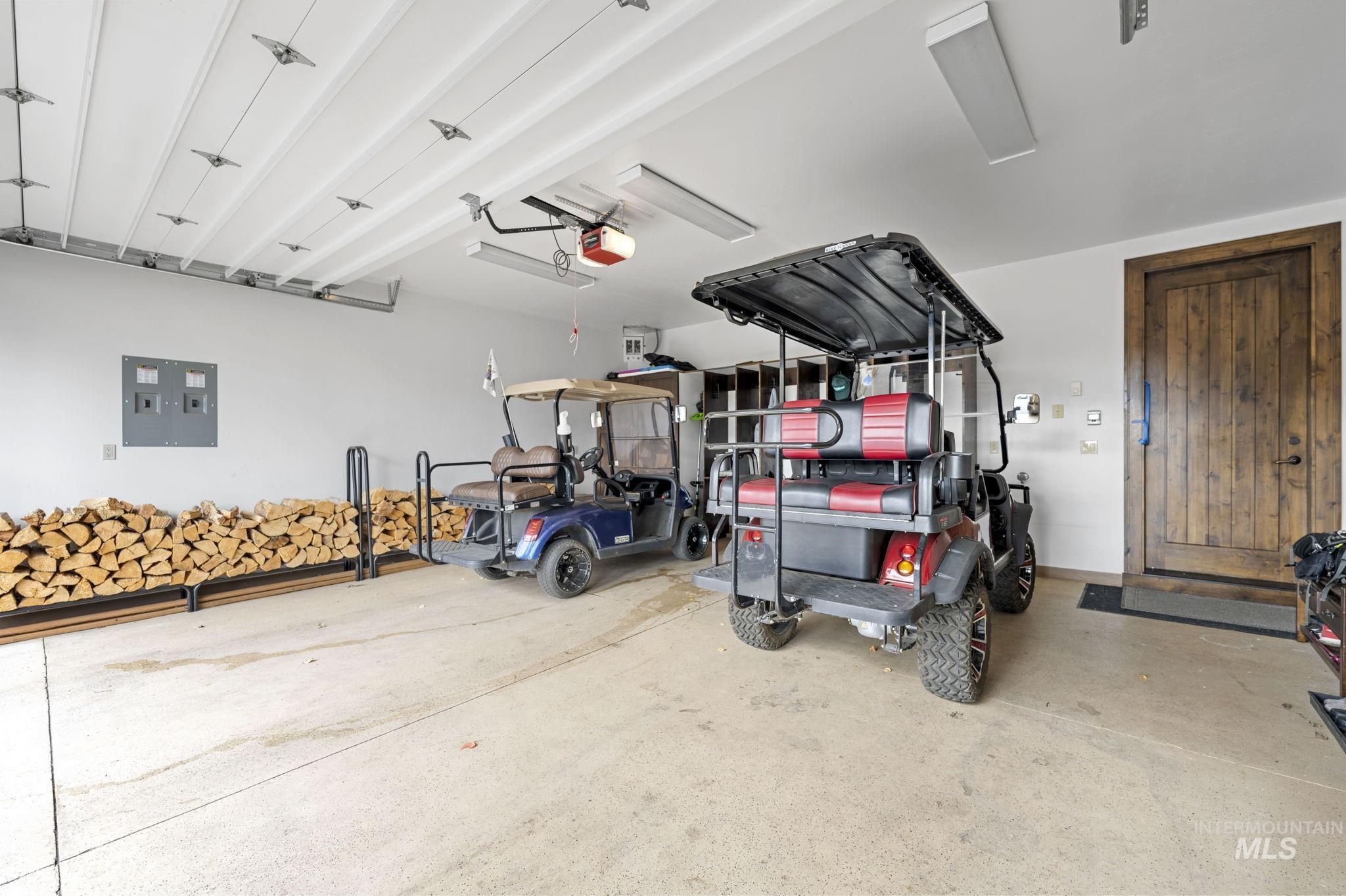 16 Steelhead Court, Donnelly, Idaho 83615, 3 Bedrooms, 3.5 Bathrooms, Residential For Sale, Price $2,225,000, 98966720