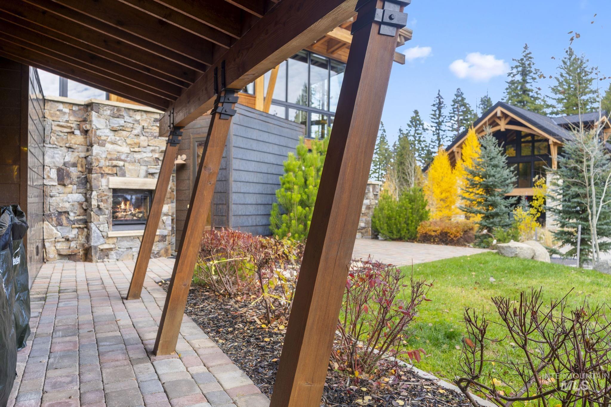 16 Steelhead Court, Donnelly, Idaho 83615, 3 Bedrooms, 3.5 Bathrooms, Residential For Sale, Price $2,225,000, 98966720