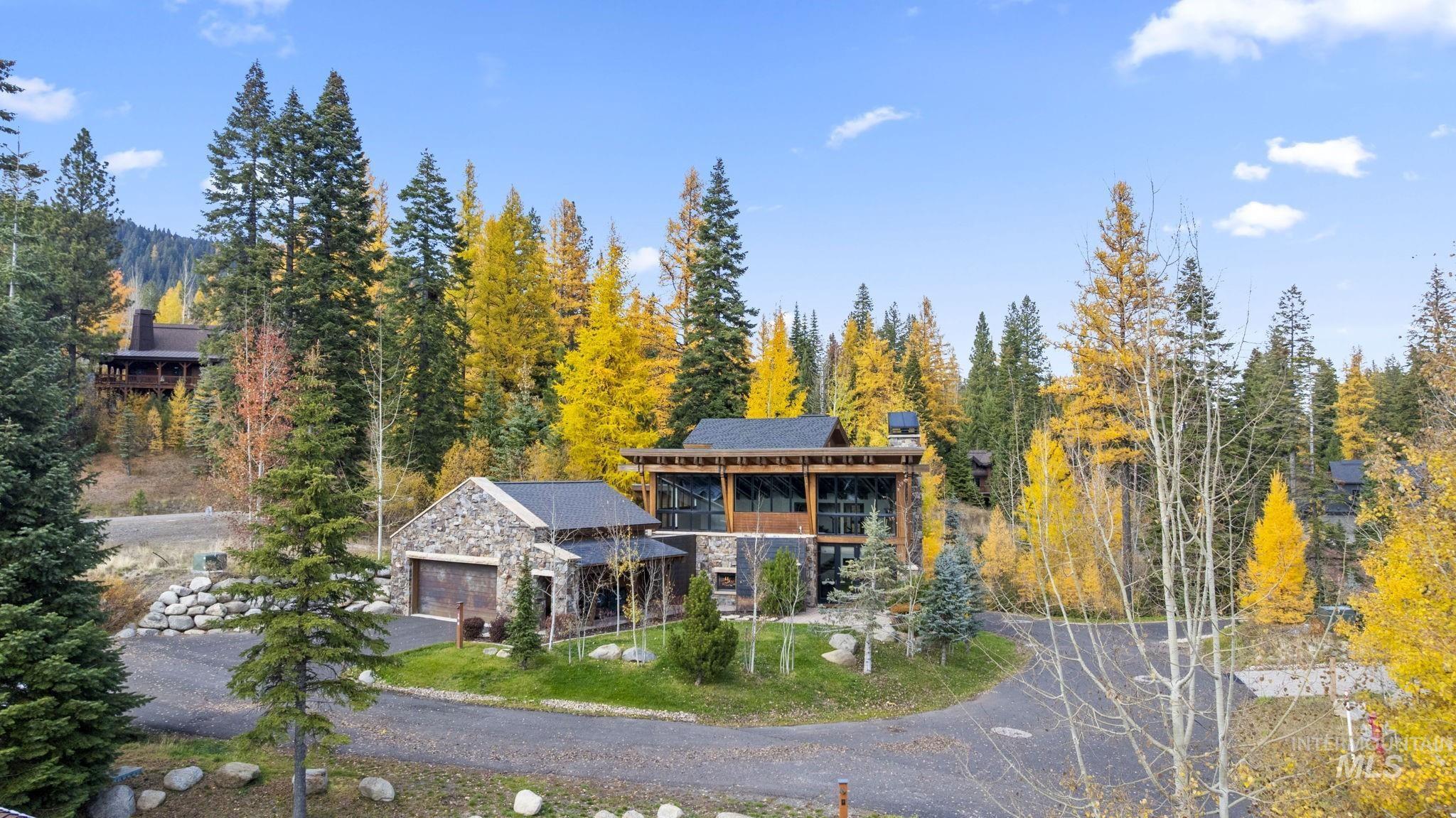 16 Steelhead Court, Donnelly, Idaho 83615, 3 Bedrooms, 3.5 Bathrooms, Residential For Sale, Price $2,225,000, 98966720
