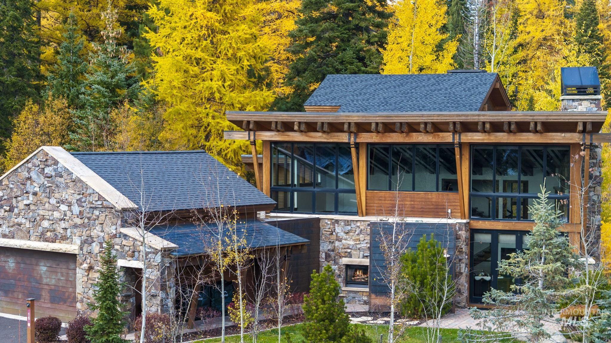 16 Steelhead Court, Donnelly, Idaho 83615, 3 Bedrooms, 3.5 Bathrooms, Residential For Sale, Price $2,225,000, 98966720