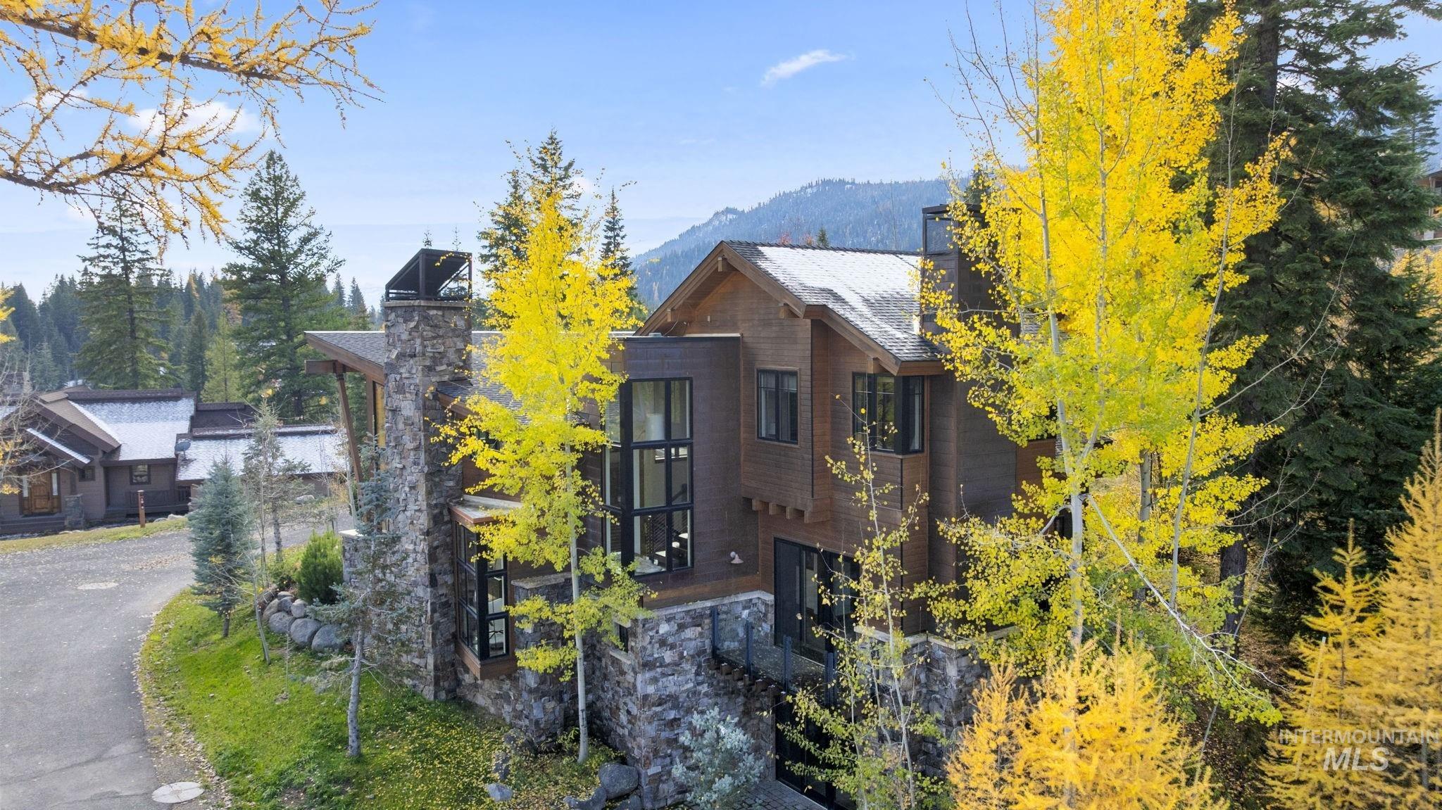 16 Steelhead Court, Donnelly, Idaho 83615, 3 Bedrooms, 3.5 Bathrooms, Residential For Sale, Price $2,225,000, 98966720