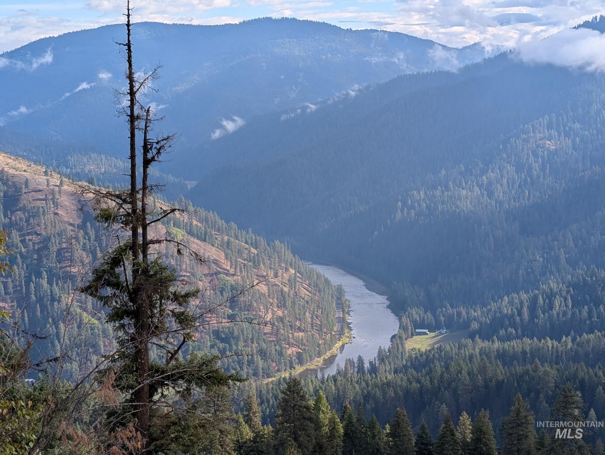 Breathtaking view of the Clearwater River & Mountain Range!