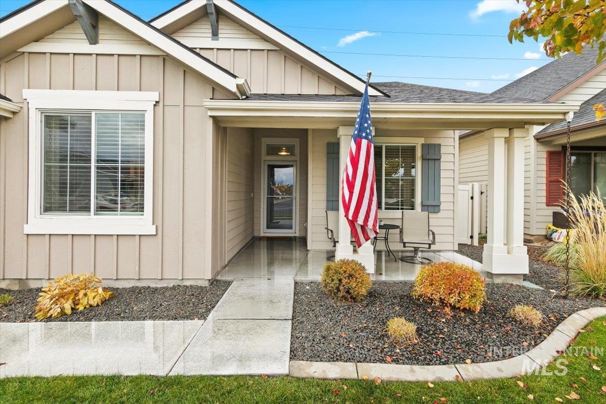 5330 W Los Flores St, Meridian, Idaho 83646-7111, 4 Bedrooms, 2 Bathrooms, Residential For Sale, Price $459,000, 98966736