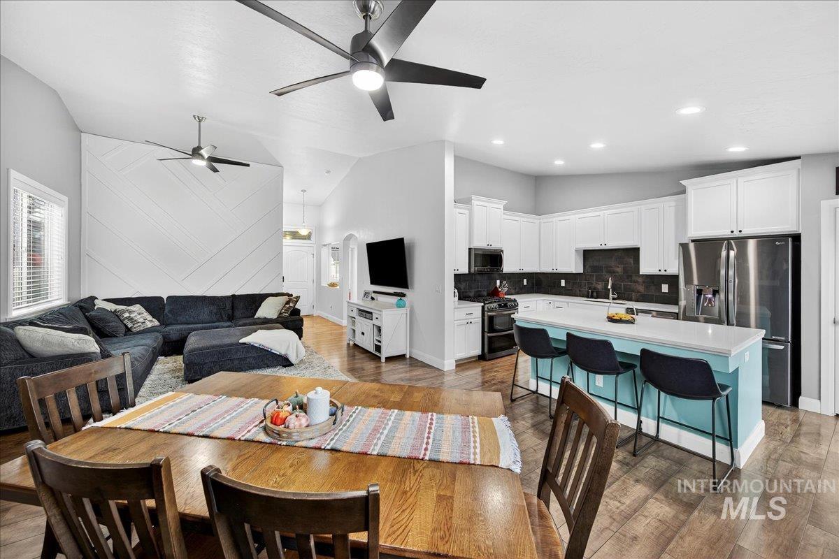 5330 W Los Flores St, Meridian, Idaho 83646-7111, 4 Bedrooms, 2 Bathrooms, Residential For Sale, Price $459,000, 98966736