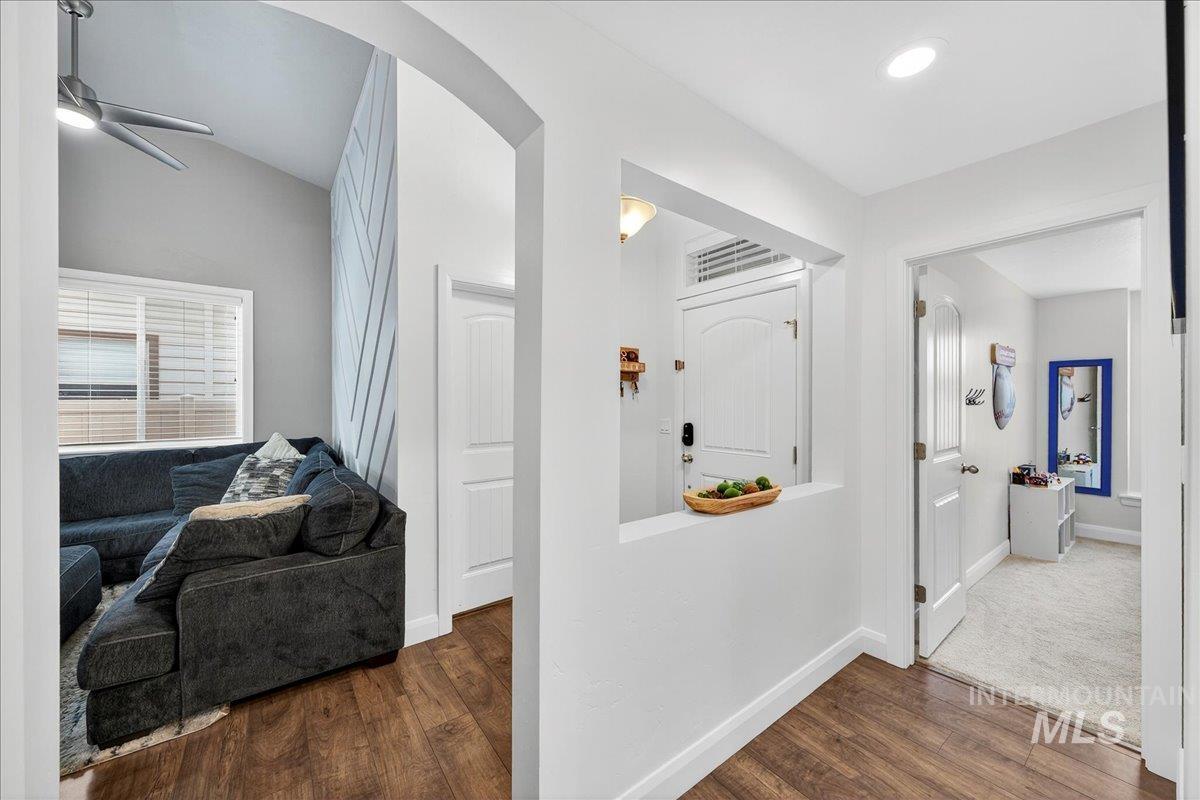 5330 W Los Flores St, Meridian, Idaho 83646-7111, 4 Bedrooms, 2 Bathrooms, Residential For Sale, Price $459,000, 98966736