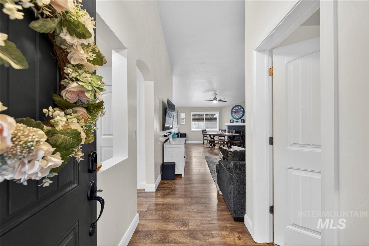 5330 W Los Flores St, Meridian, Idaho 83646-7111, 4 Bedrooms, 2 Bathrooms, Residential For Sale, Price $459,000, 98966736