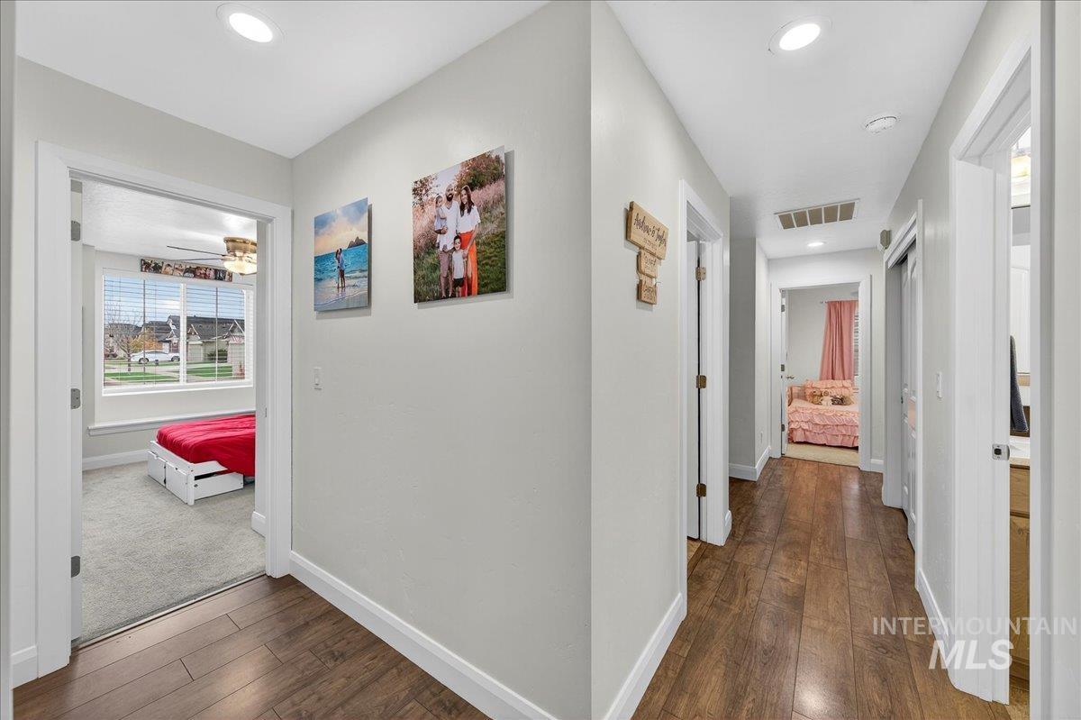 5330 W Los Flores St, Meridian, Idaho 83646-7111, 4 Bedrooms, 2 Bathrooms, Residential For Sale, Price $459,000, 98966736