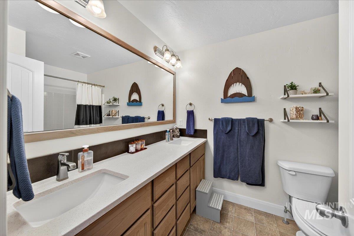 5330 W Los Flores St, Meridian, Idaho 83646-7111, 4 Bedrooms, 2 Bathrooms, Residential For Sale, Price $459,000, 98966736