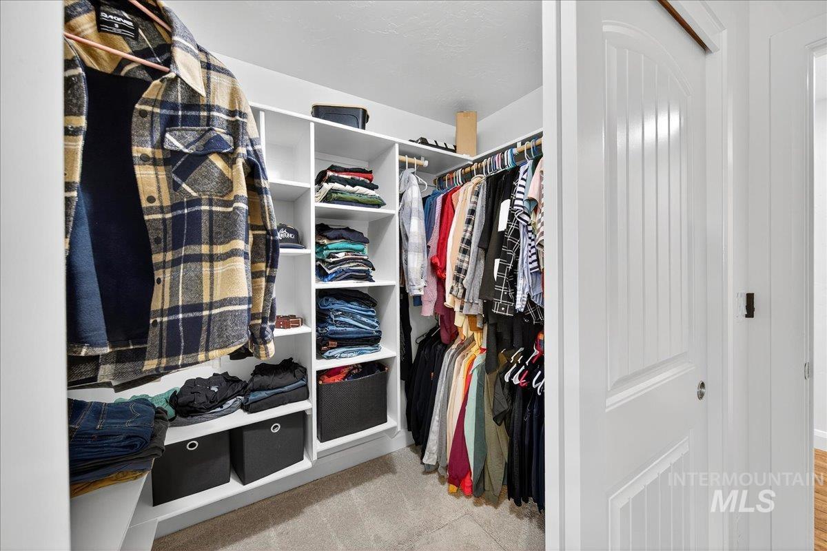 5330 W Los Flores St, Meridian, Idaho 83646-7111, 4 Bedrooms, 2 Bathrooms, Residential For Sale, Price $459,000, 98966736