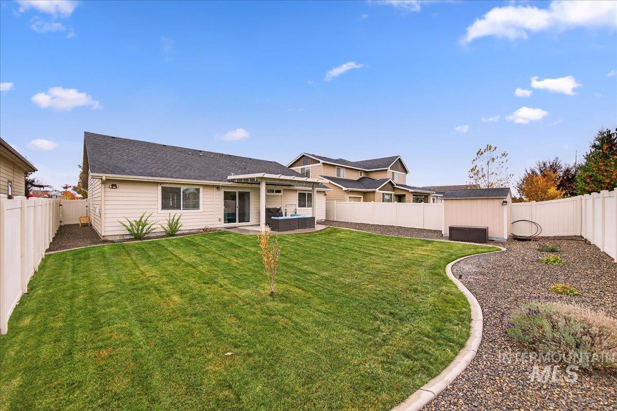 5330 W Los Flores St, Meridian, Idaho 83646-7111, 4 Bedrooms, 2 Bathrooms, Residential For Sale, Price $459,000, 98966736