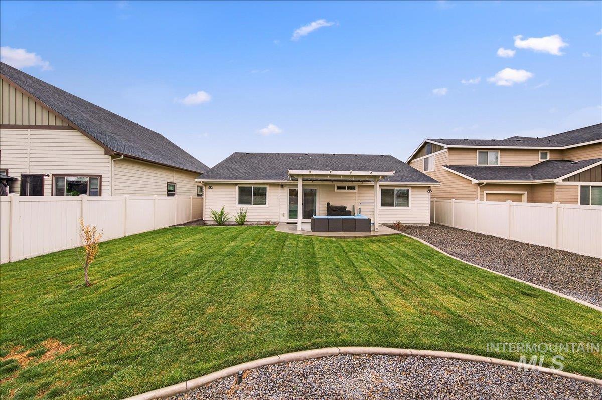 5330 W Los Flores St, Meridian, Idaho 83646-7111, 4 Bedrooms, 2 Bathrooms, Residential For Sale, Price $459,000, 98966736