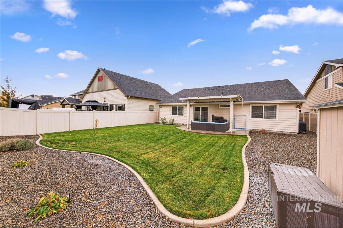 5330 W Los Flores St, Meridian, Idaho 83646-7111, 4 Bedrooms, 2 Bathrooms, Residential For Sale, Price $459,000, 98966736