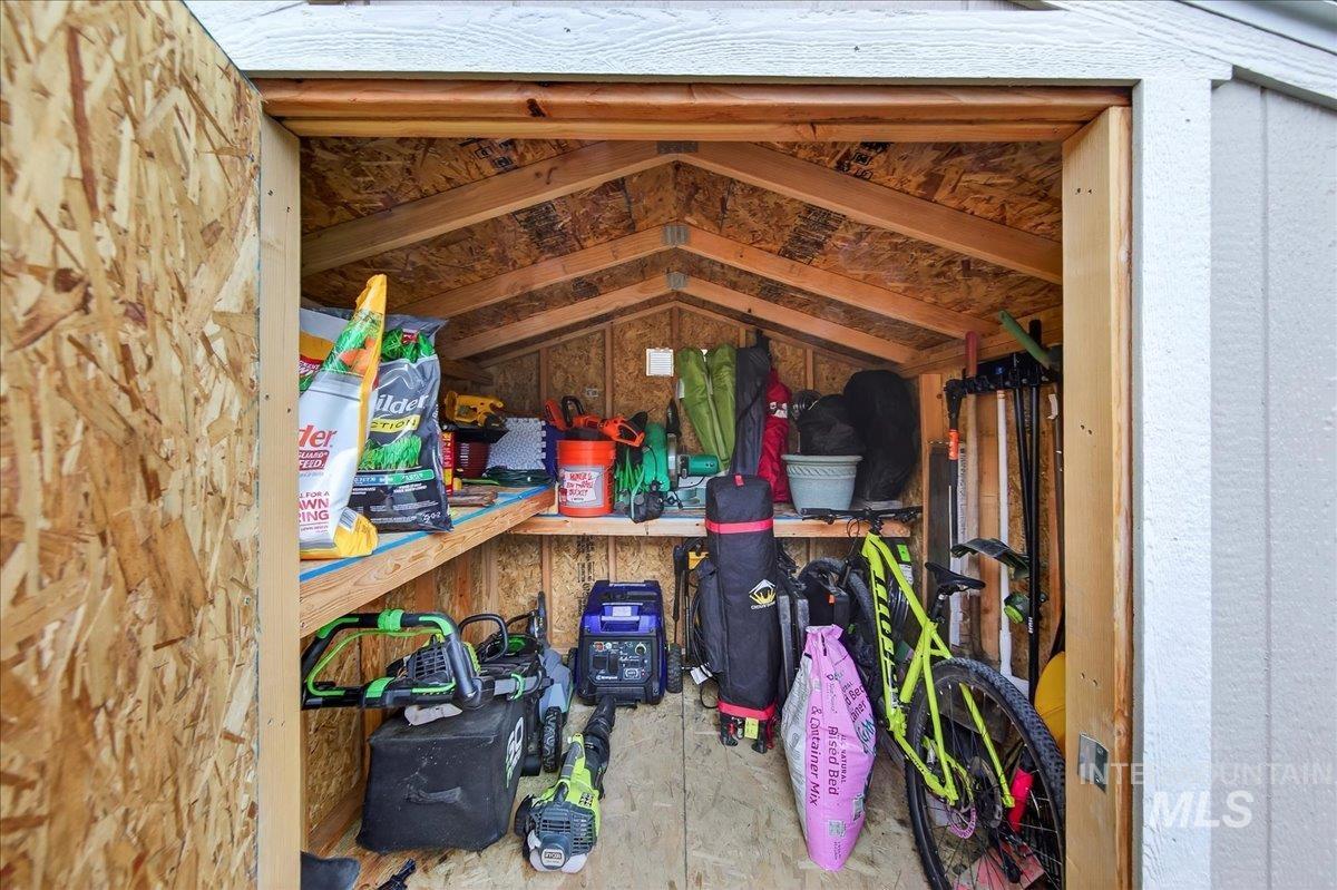 5330 W Los Flores St, Meridian, Idaho 83646-7111, 4 Bedrooms, 2 Bathrooms, Residential For Sale, Price $459,000, 98966736