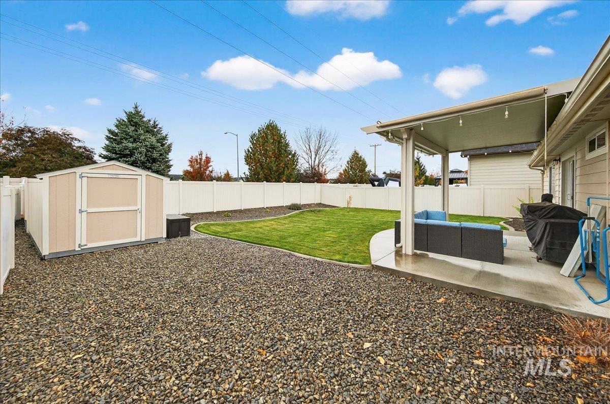 5330 W Los Flores St, Meridian, Idaho 83646-7111, 4 Bedrooms, 2 Bathrooms, Residential For Sale, Price $459,000, 98966736