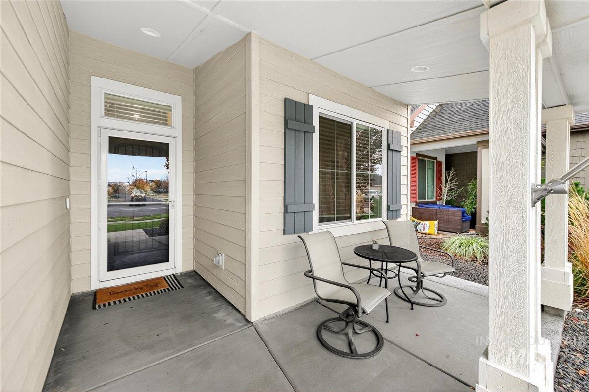 5330 W Los Flores St, Meridian, Idaho 83646-7111, 4 Bedrooms, 2 Bathrooms, Residential For Sale, Price $459,000, 98966736