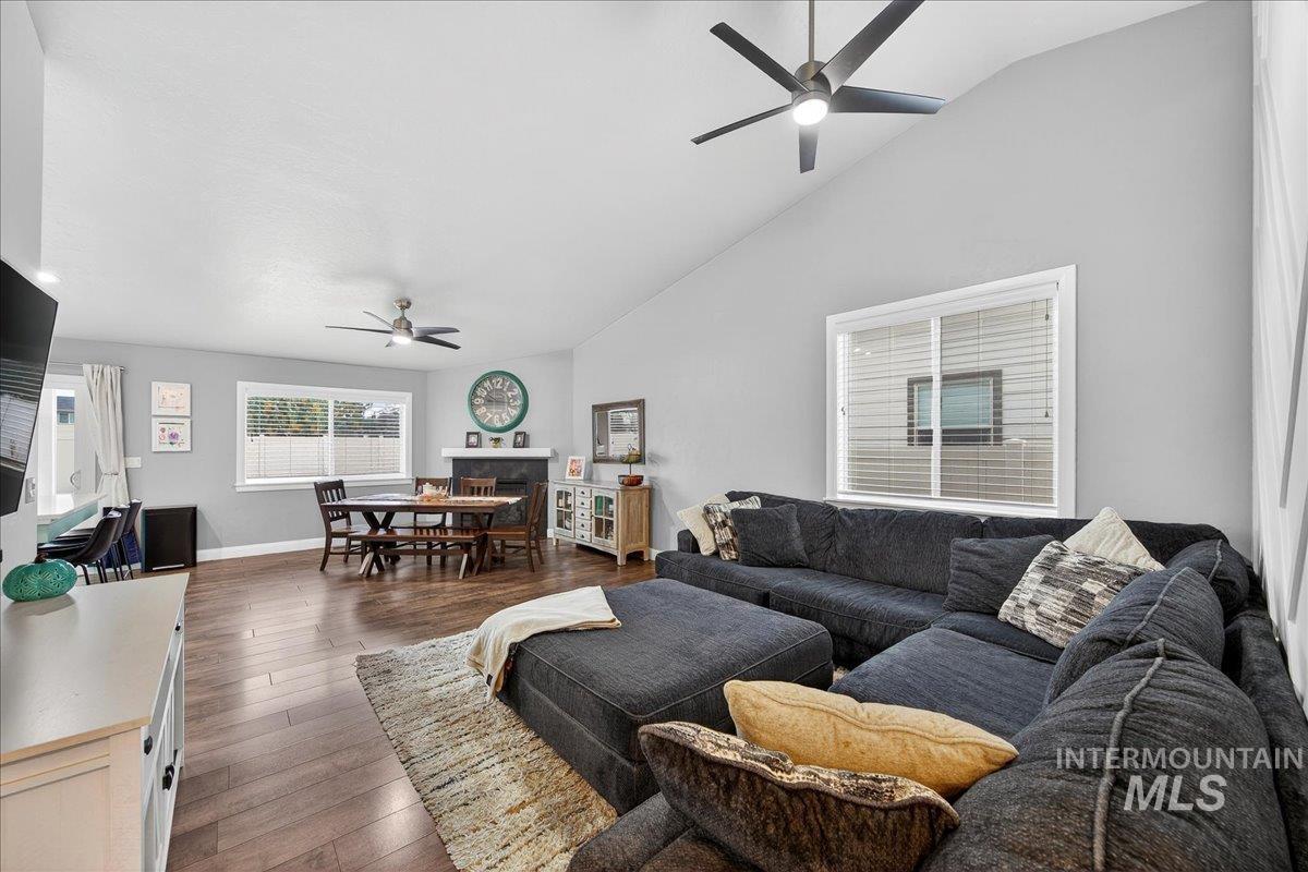 5330 W Los Flores St, Meridian, Idaho 83646-7111, 4 Bedrooms, 2 Bathrooms, Residential For Sale, Price $459,000, 98966736