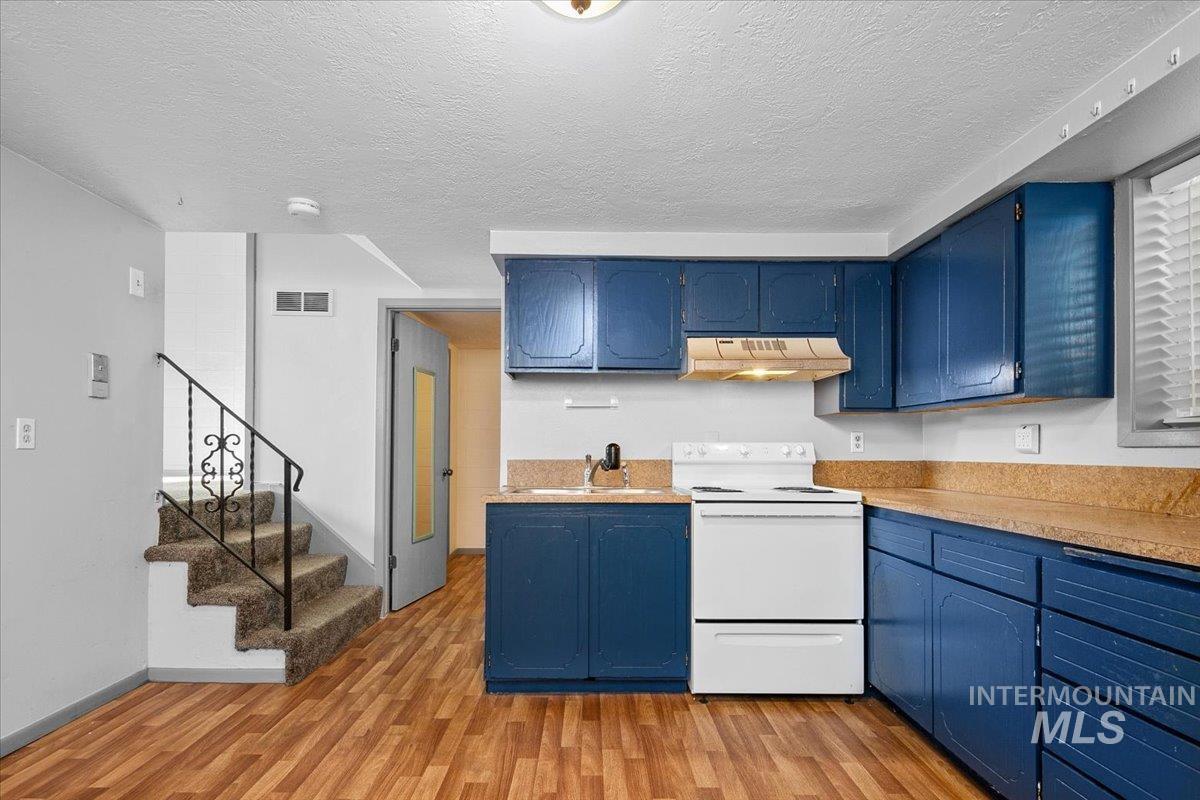 728 NW 8th St, Meridian, Idaho 83642, 2 Bedrooms, 1 Bathroom, Residential For Sale, Price $250,000, 98966738