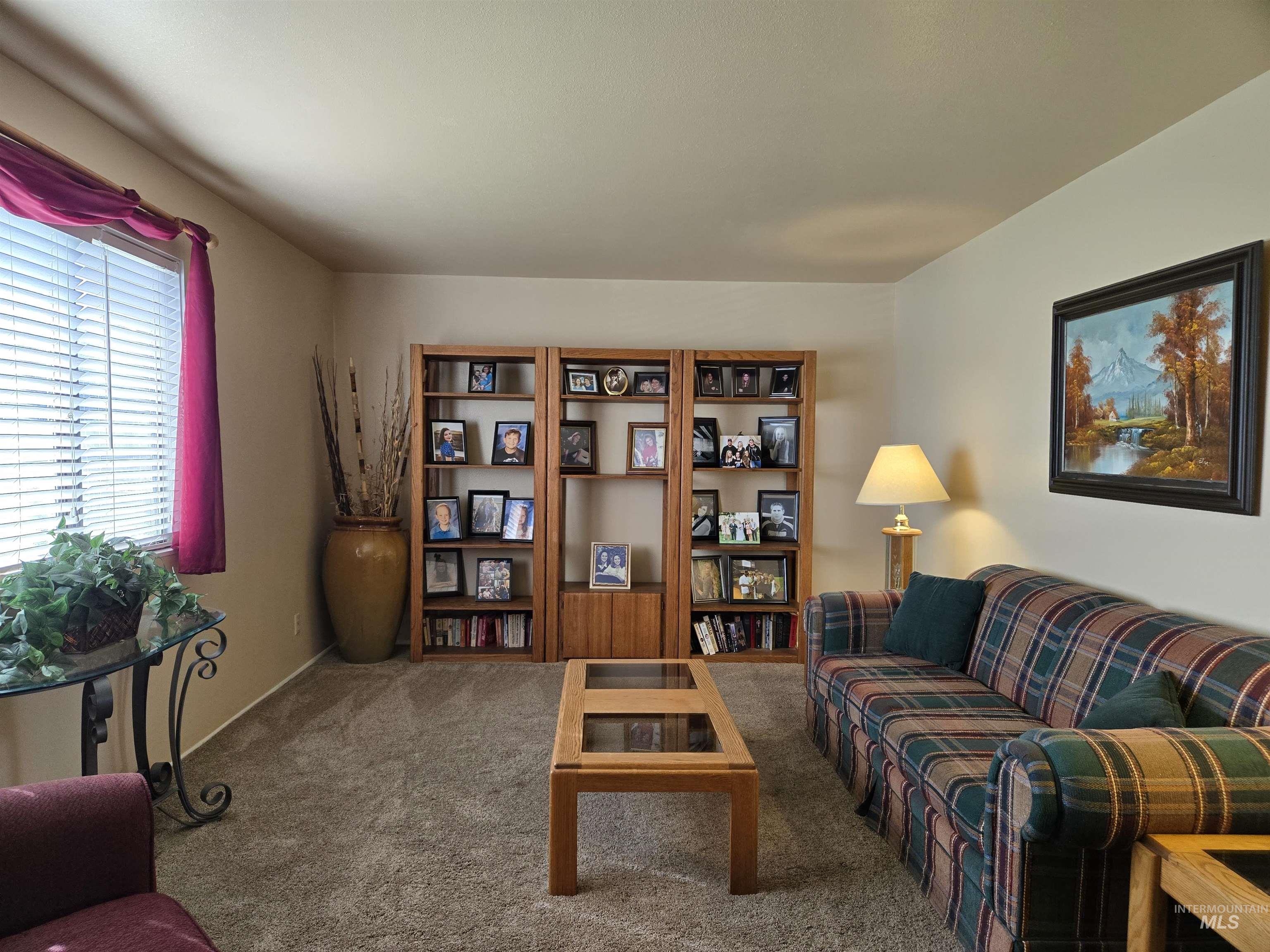 1439 Hunter Ln, Ontario, Oregon 97914, 3 Bedrooms, 2 Bathrooms, Residential For Sale, Price $315,000, 98966741