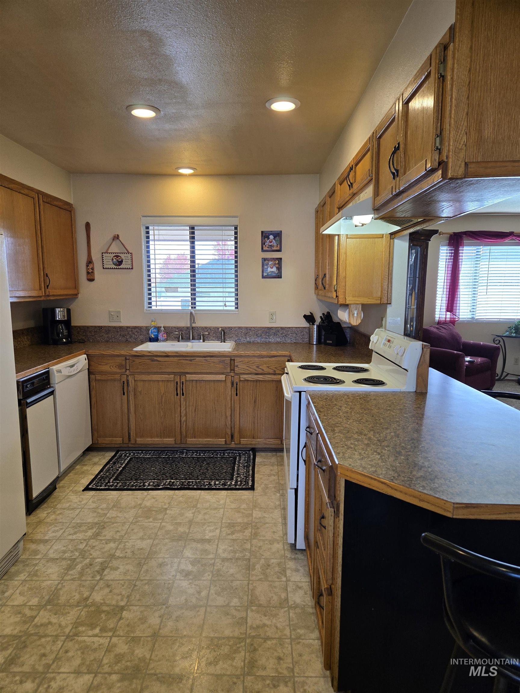 1439 Hunter Ln, Ontario, Oregon 97914, 3 Bedrooms, 2 Bathrooms, Residential For Sale, Price $315,000, 98966741