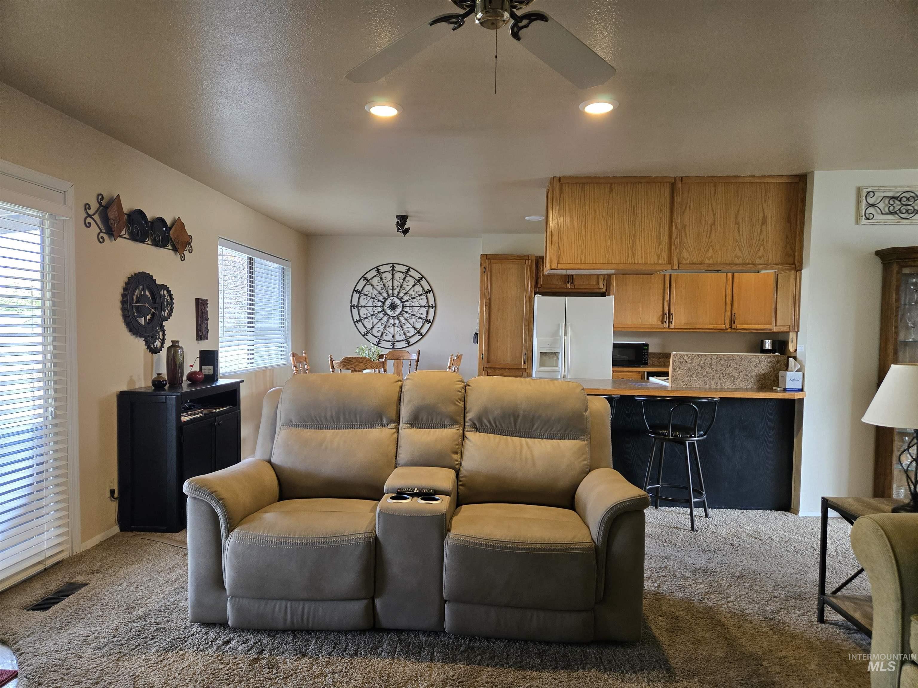 1439 Hunter Ln, Ontario, Oregon 97914, 3 Bedrooms, 2 Bathrooms, Residential For Sale, Price $315,000, 98966741