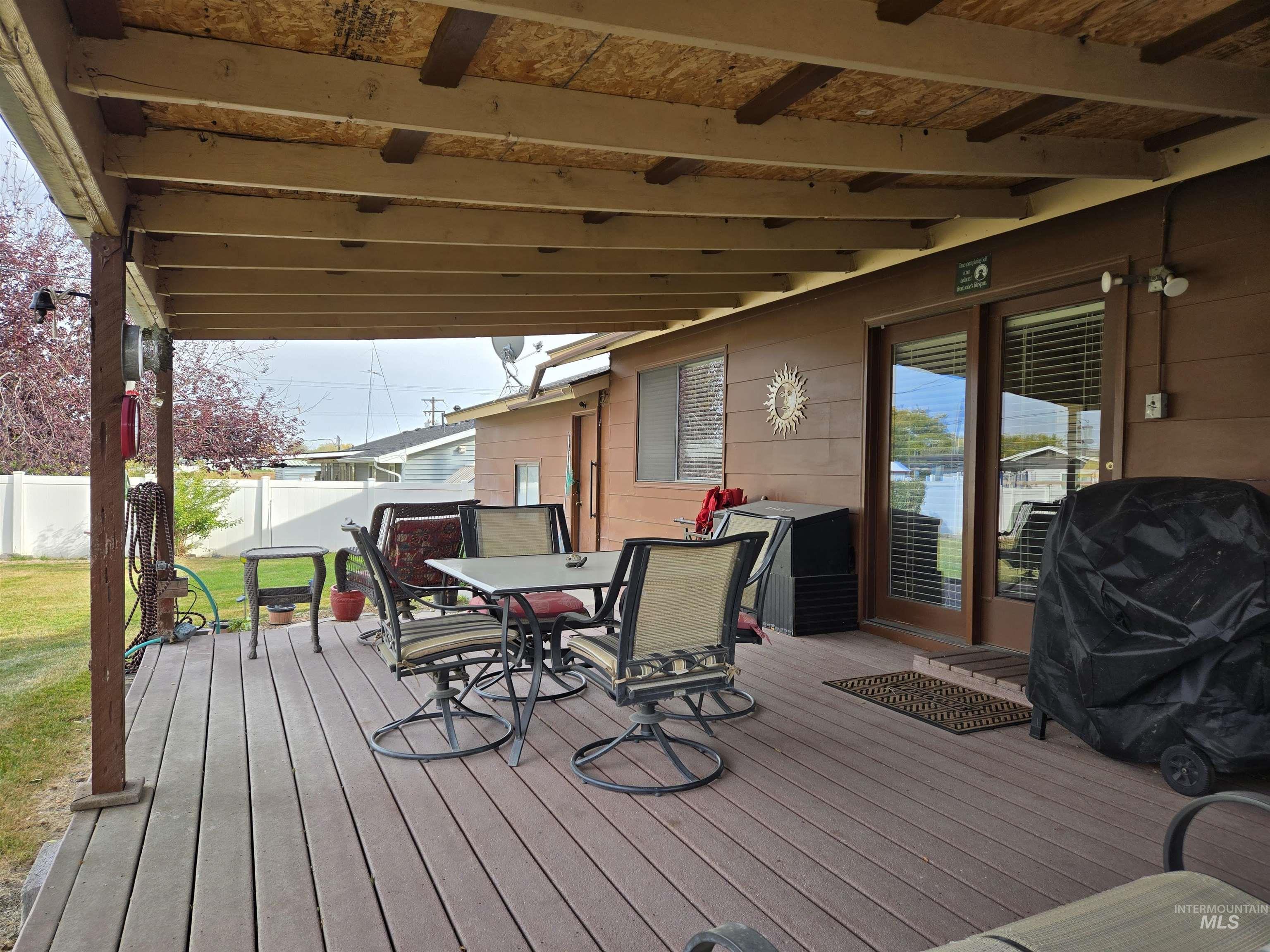 1439 Hunter Ln, Ontario, Oregon 97914, 3 Bedrooms, 2 Bathrooms, Residential For Sale, Price $315,000, 98966741