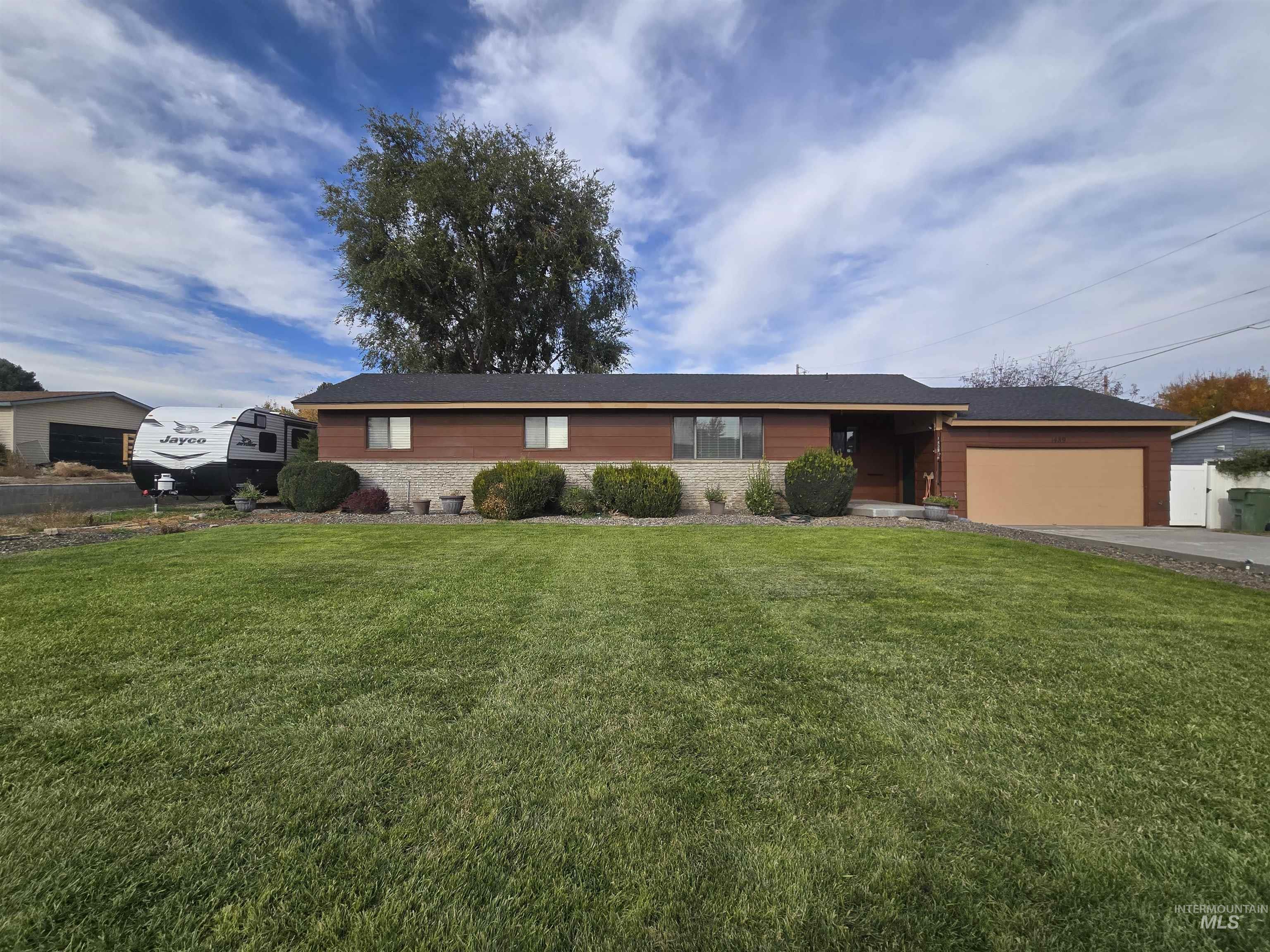 1439 Hunter Ln, Ontario, Oregon 97914, 3 Bedrooms, 2 Bathrooms, Residential For Sale, Price $315,000, 98966741