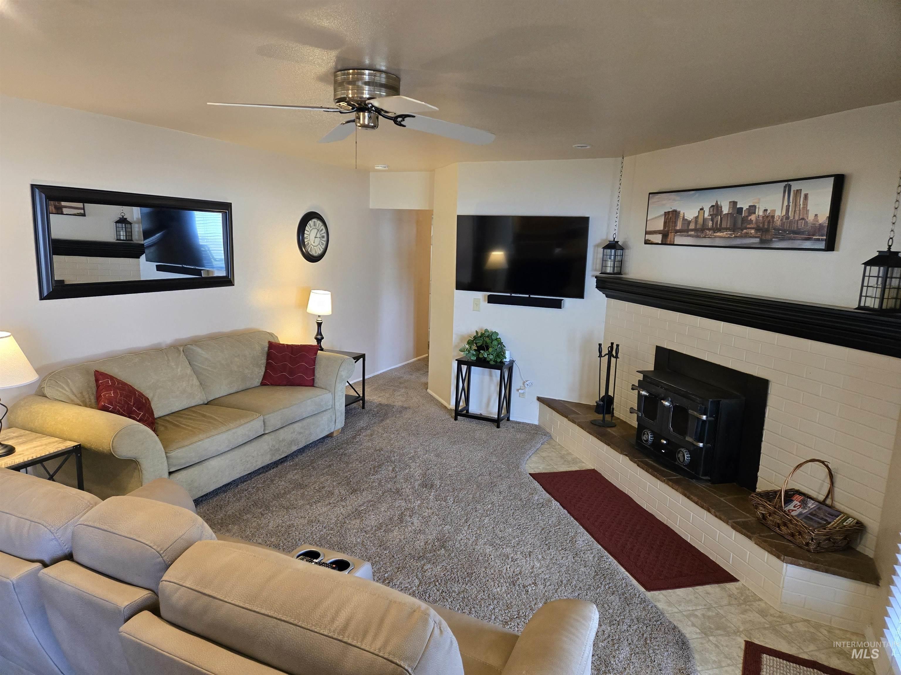 1439 Hunter Ln, Ontario, Oregon 97914, 3 Bedrooms, 2 Bathrooms, Residential For Sale, Price $315,000, 98966741