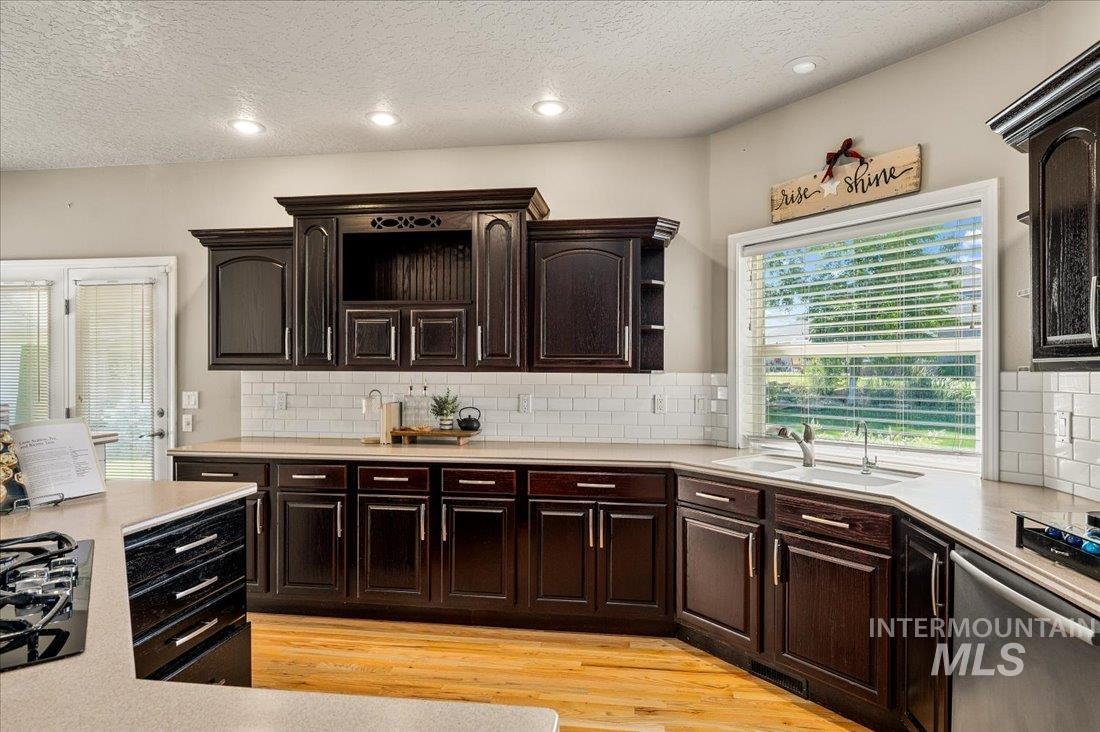 529 W Bayhill, Nampa, Idaho 83686, 4 Bedrooms, 2.5 Bathrooms, Residential For Sale, Price $799,900, 98966743