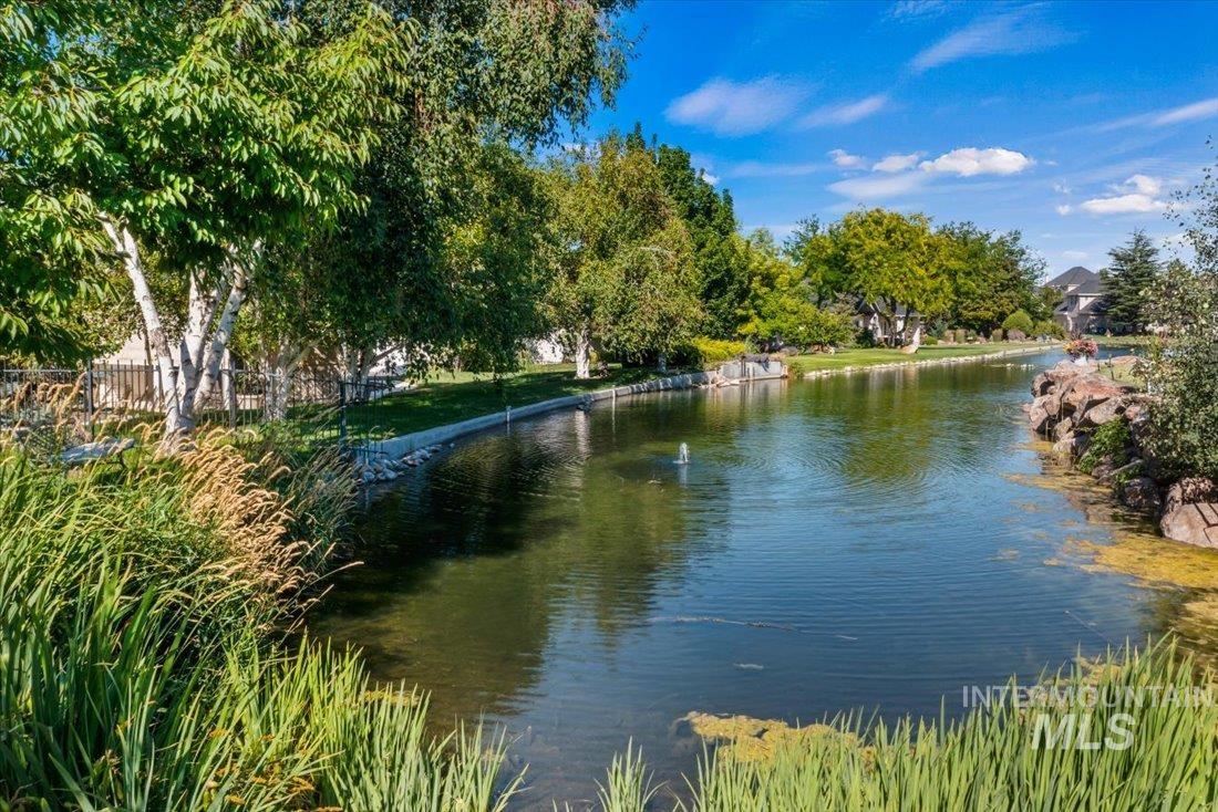 529 W Bayhill, Nampa, Idaho 83686, 4 Bedrooms, 2.5 Bathrooms, Residential For Sale, Price $799,900, 98966743