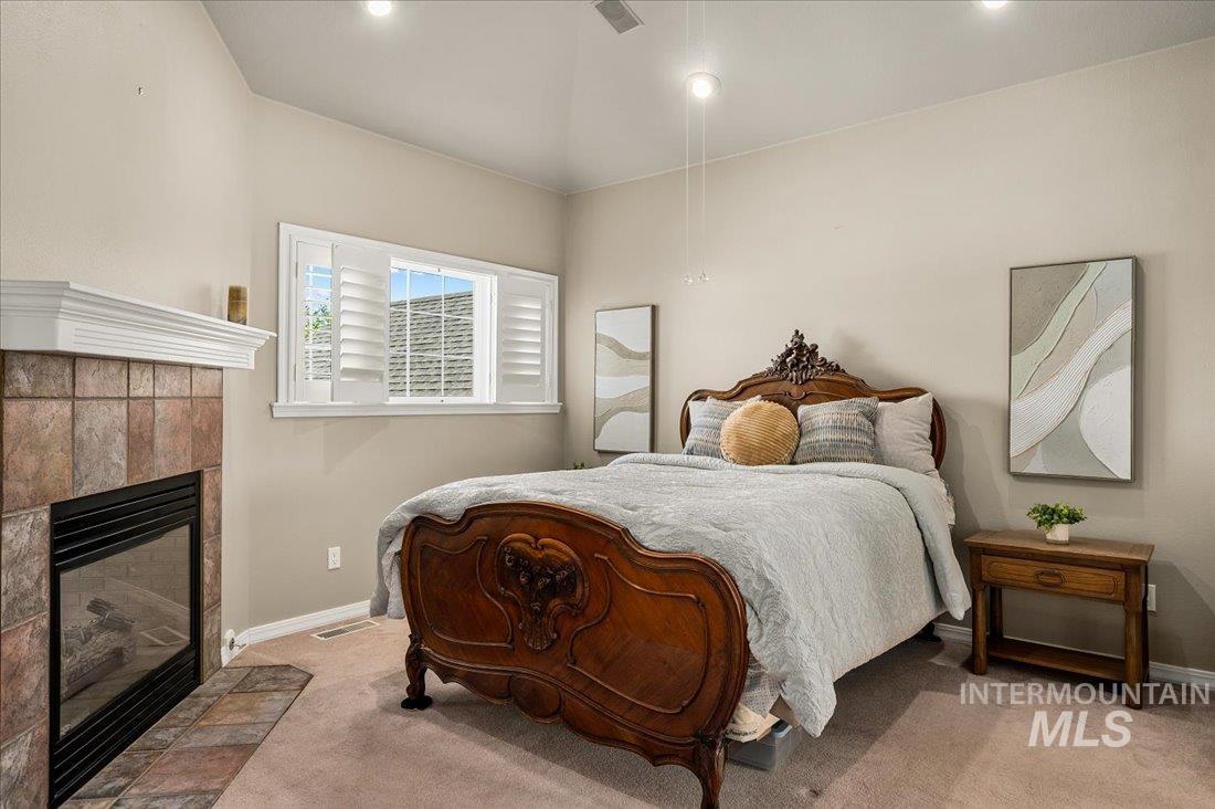 529 W Bayhill, Nampa, Idaho 83686, 4 Bedrooms, 2.5 Bathrooms, Residential For Sale, Price $799,900, 98966743