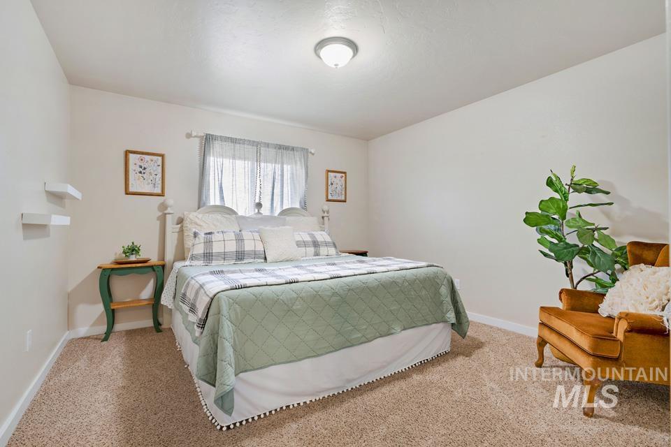 2168 Alpine Creek, Fruitland, Idaho 83619, 5 Bedrooms, 2.5 Bathrooms, Residential For Sale, Price $525,000, 98966746