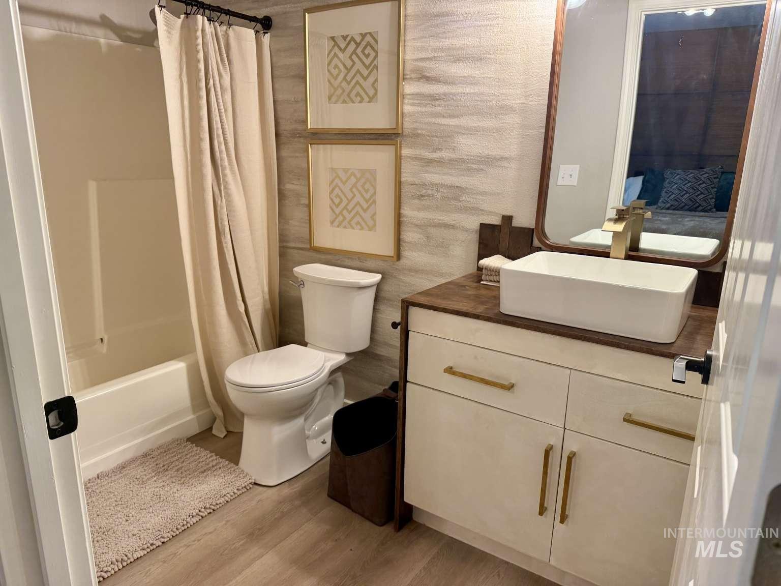 2941 S Ladera Pl, Boise, Idaho 83705, 3 Bedrooms, 2 Bathrooms, Residential For Sale, Price $374,900, 98966748