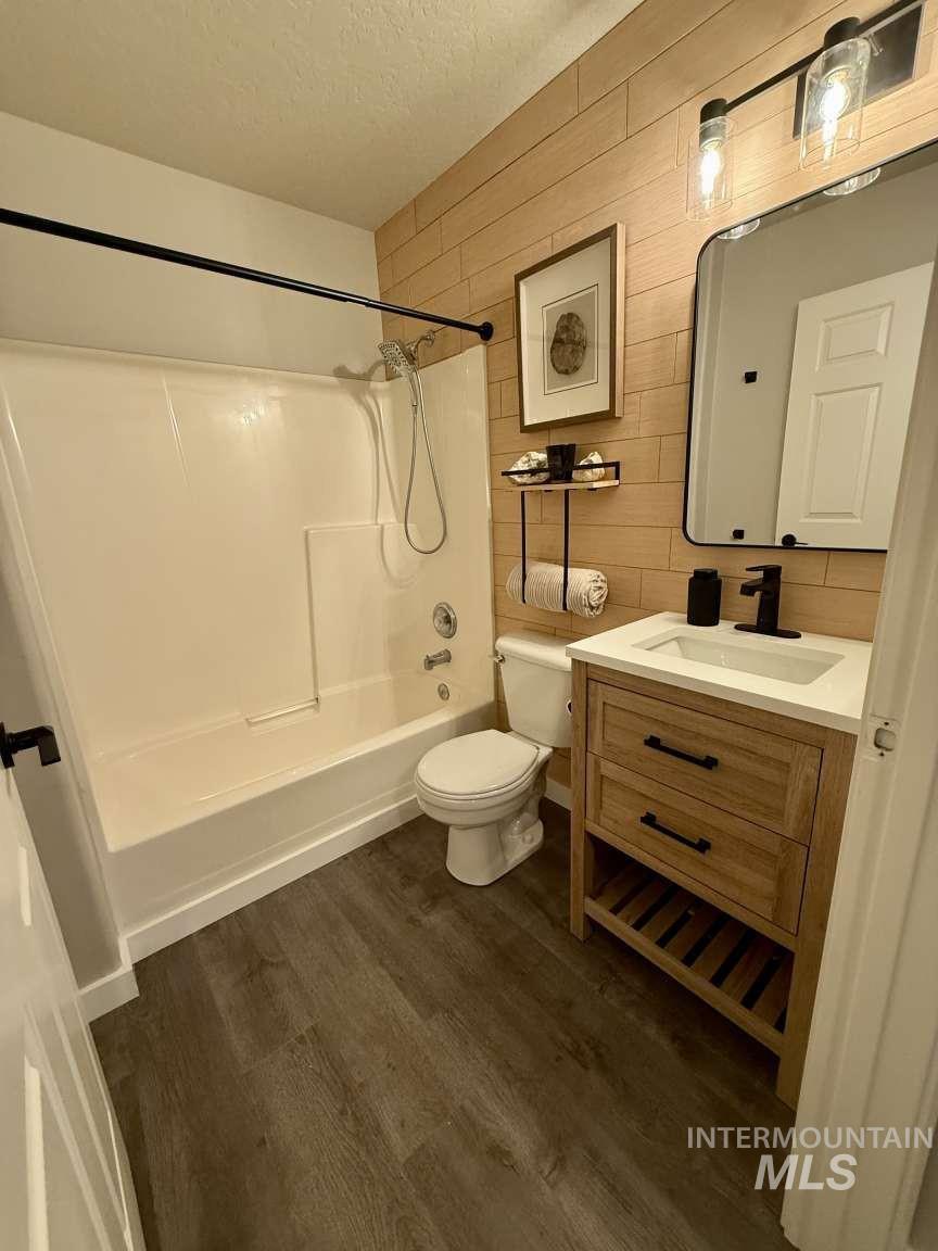 2941 S Ladera Pl, Boise, Idaho 83705, 3 Bedrooms, 2 Bathrooms, Residential For Sale, Price $374,900, 98966748