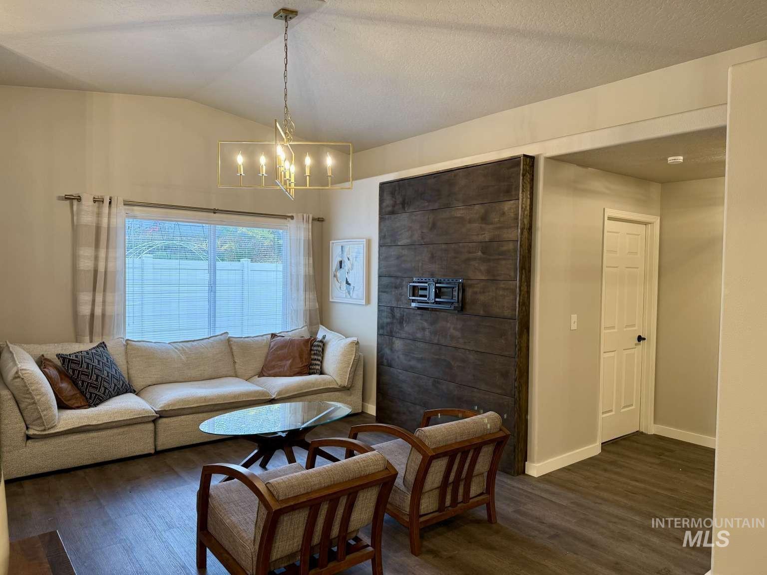 2941 S Ladera Pl, Boise, Idaho 83705, 3 Bedrooms, 2 Bathrooms, Residential For Sale, Price $374,900, 98966748