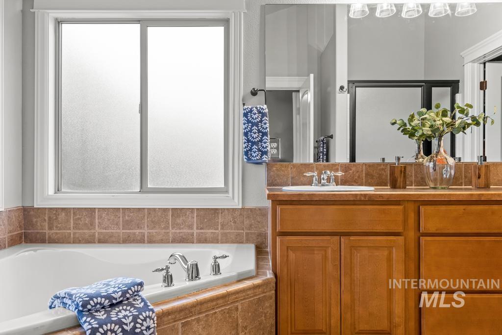 2517 W Sherman Avenue, Nampa, Idaho 83686, 3 Bedrooms, 2.5 Bathrooms, Residential For Sale, Price $425,000, 98966750