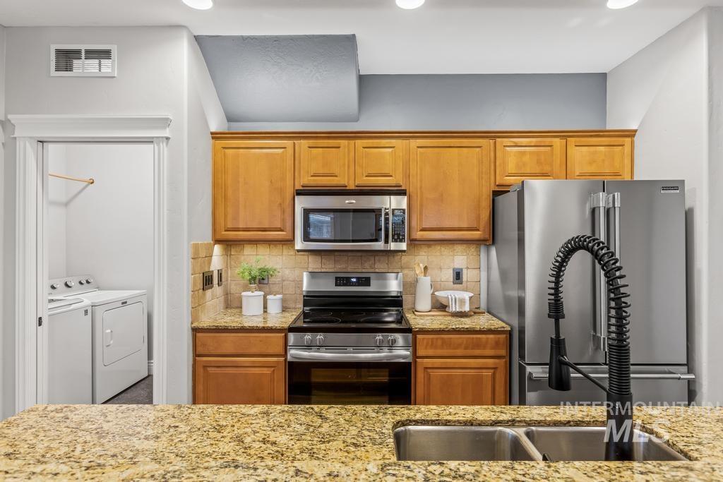 2517 W Sherman Avenue, Nampa, Idaho 83686, 3 Bedrooms, 2.5 Bathrooms, Residential For Sale, Price $425,000, 98966750