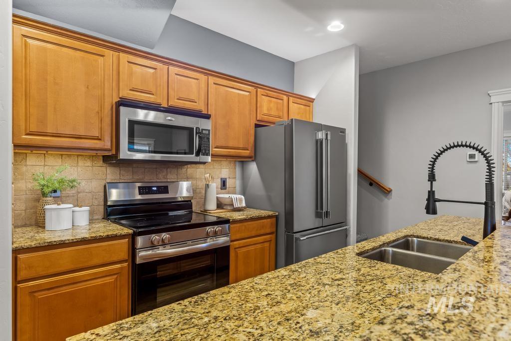 2517 W Sherman Avenue, Nampa, Idaho 83686, 3 Bedrooms, 2.5 Bathrooms, Residential For Sale, Price $425,000, 98966750