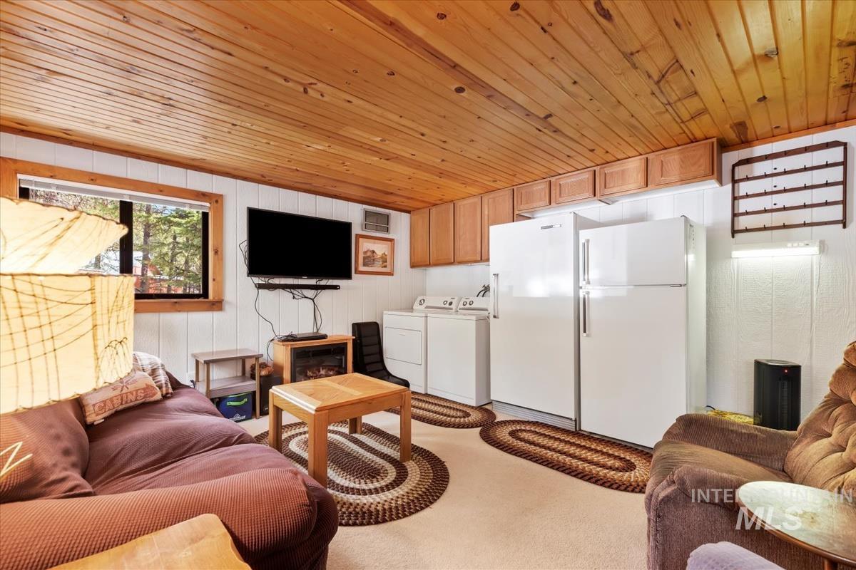 10 Bransons Dr, Lowman, Idaho 83637, 3 Bedrooms, 2 Bathrooms, Residential For Sale, Price $475,000, 98966759