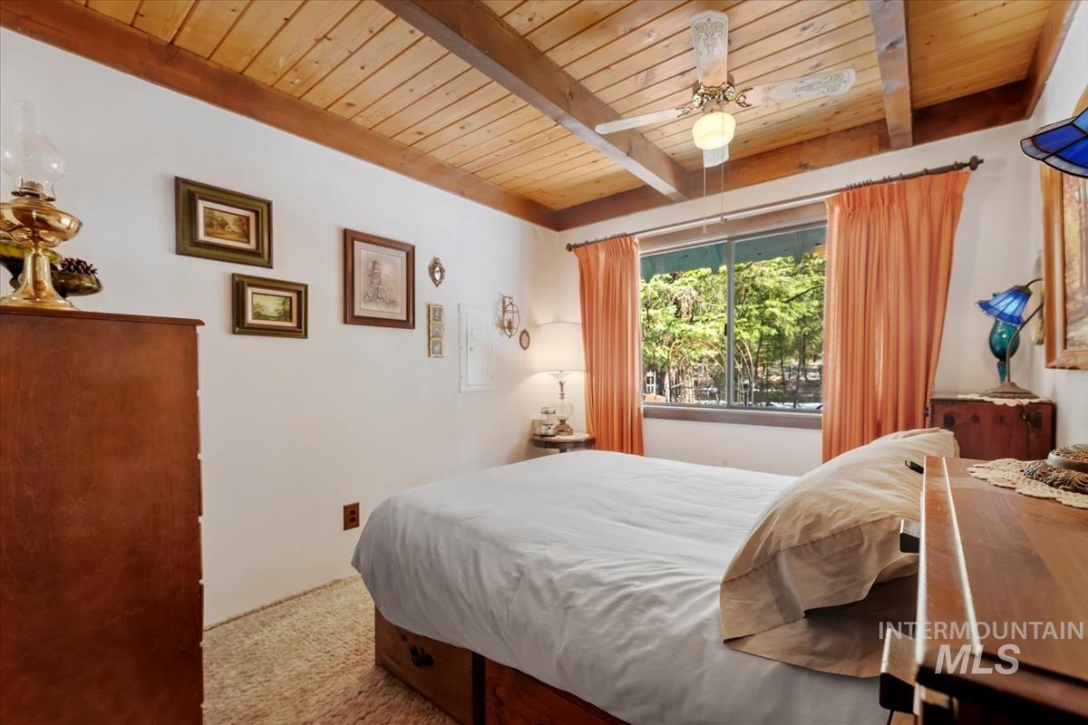 10 Bransons Dr, Lowman, Idaho 83637, 3 Bedrooms, 2 Bathrooms, Residential For Sale, Price $475,000, 98966759