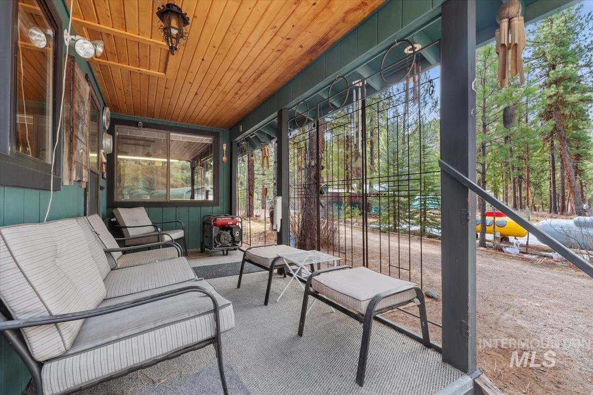 10 Bransons Dr, Lowman, Idaho 83637, 3 Bedrooms, 2 Bathrooms, Residential For Sale, Price $475,000, 98966759