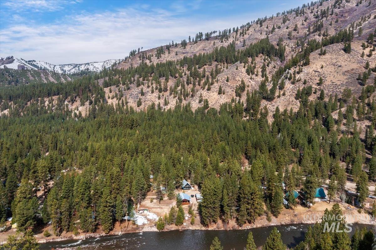 10 Bransons Dr, Lowman, Idaho 83637, 3 Bedrooms, 2 Bathrooms, Residential For Sale, Price $475,000, 98966759