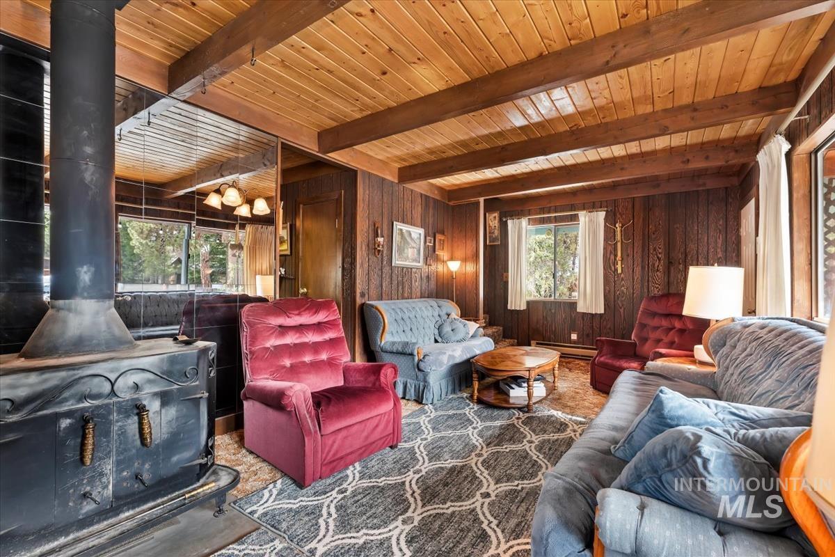 10 Bransons Dr, Lowman, Idaho 83637, 3 Bedrooms, 2 Bathrooms, Residential For Sale, Price $475,000, 98966759