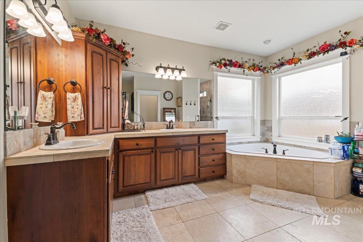 5579 S Acheron Ave, Boise, Idaho 83709, 4 Bedrooms, 2.5 Bathrooms, Residential For Sale, Price $624,000, 98966764